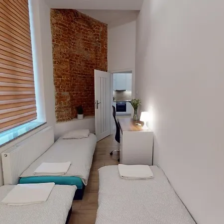 Komuny Paryskiej 62 Centrum Апартаменты