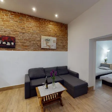 Komuny Paryskiej 62 Centrum * Вроцлав