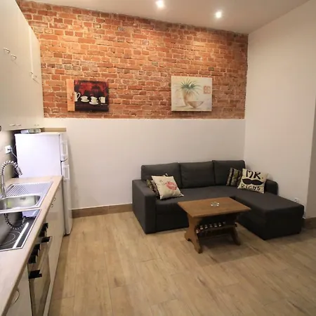 Komuny Paryskiej 62 Centrum Апартаменты *