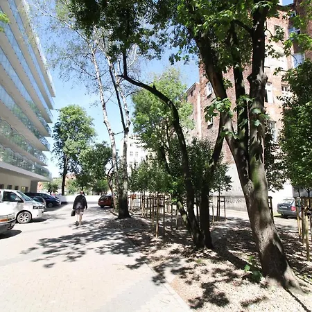 Апартаменты Komuny Paryskiej 62 Centrum Вроцлав